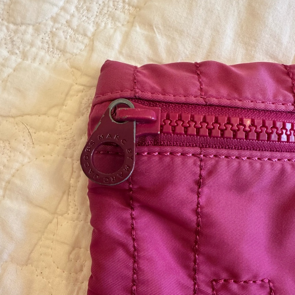 Marc Jacobs Fuchsia Quilted Cosmetic Bag - Picture 4 of 5